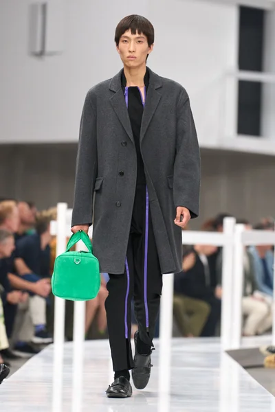 Look 40
